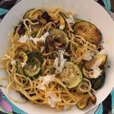 Spaghetti mit Zucchini