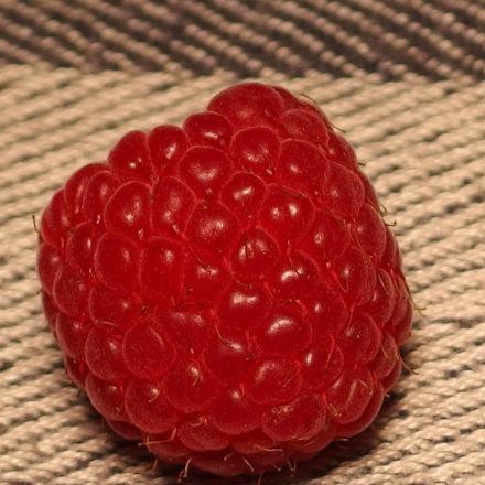 Mineralwasser gegen Himbeerflecken