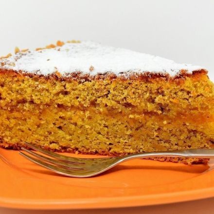 Karottenkuchen mit Nüssen