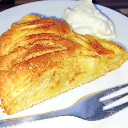 Apfelkuchen in der Tasse