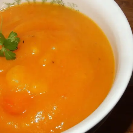 Kürbis-Karotten-Kartoffel-Suppe
