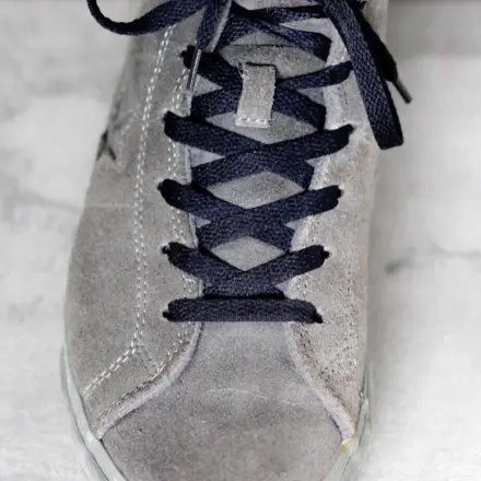 Schnürsenkel zu fest verknotet