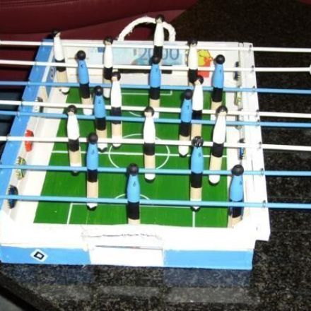 Fußballfeld für einen Fußballfan basteln