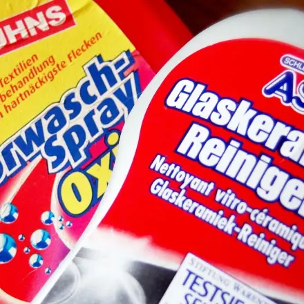 Notfallhilfe für verschluckte Putzmittel bei kleinen Kindern