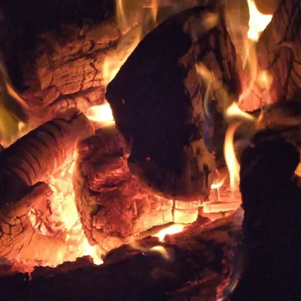 Hilfe beim Kamin-/Grillanzünden