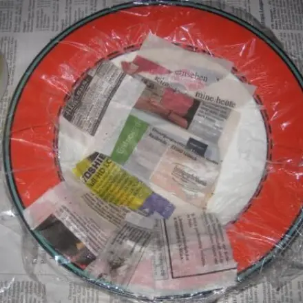 Deko-Teller aus Pappmachee