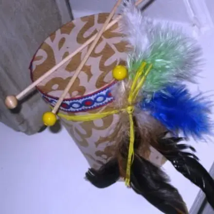 Indianertrommel für Kinder aus einer Konservendose