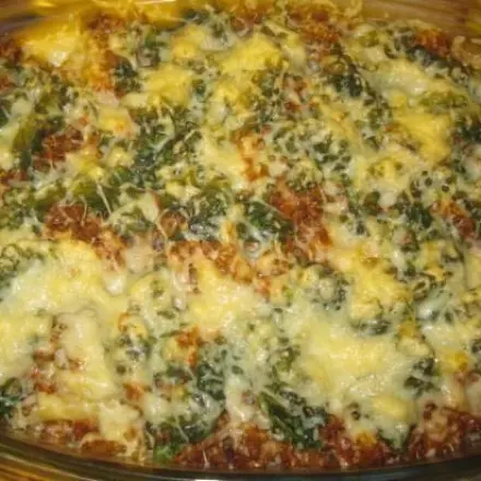 Spinatauflauf mit Hackfleisch und Nudeln