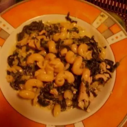 Spinat-Nudel-Hähnchenpfanne