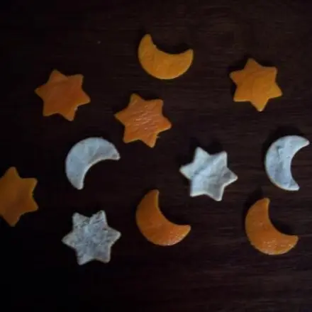 Adventsdeko aus Mandarinenschalen