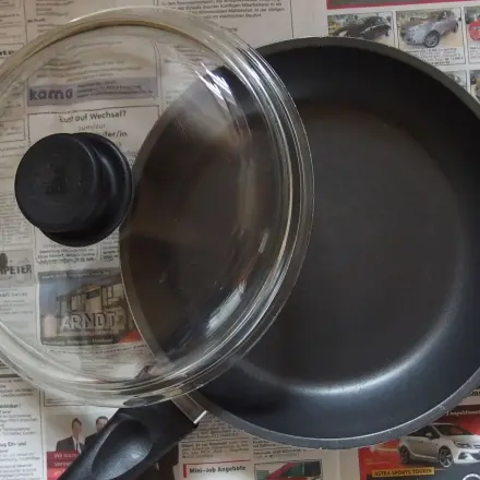 Katzen und Nassfutter - wie halte ich den Boden sauber?