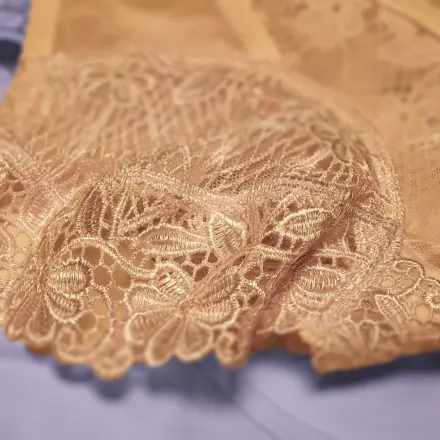 Vergilbte Unterwäsche färben