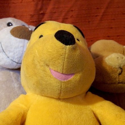 Bezahlbare Kinderkleidung und Spielsachen