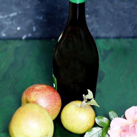 Reine Haut (Gesicht) mit Apfelessig