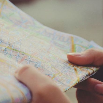 Teile des Stadtplans fotografieren - dicken Stadtplan zu Hause lassen