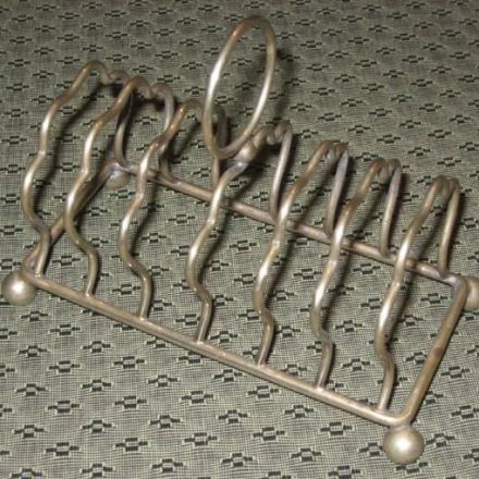 Toastständer zum Präsentieren von schönen Postkarten & Briefen