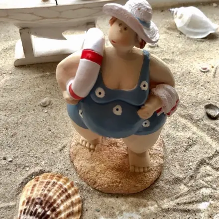 Schicke und praktische Schwimmbekleidung für die runde Frau