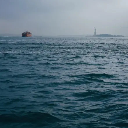 Günstig reisen auf einem Frachtschiff