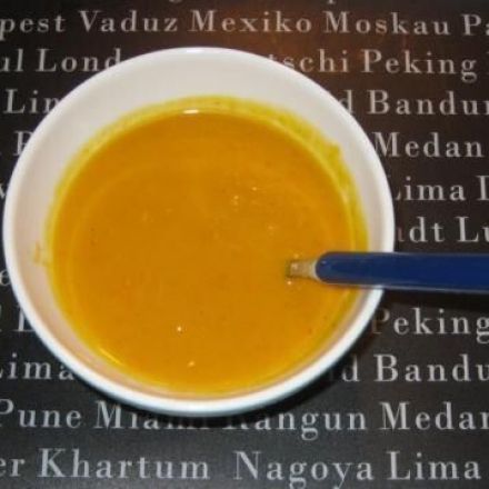 Scharfe Hokkaido-Kürbis-Suppe mit Ingwer & Chili