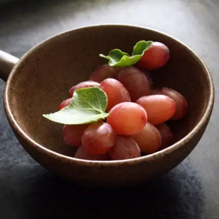 Tafeltrauben lagern - verkehrt herum aufhängen