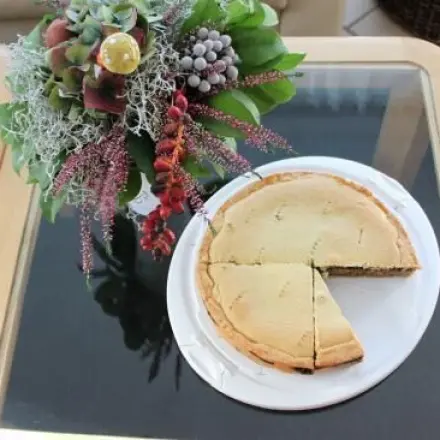 Gedeckter Nusskuchen mit dreierlei Füllung: für Fortgeschrittene