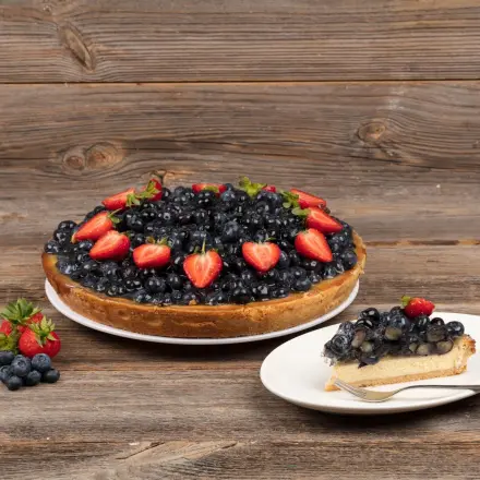Blaubeerkäsekuchen mit Veilchenaroma
