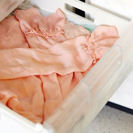 Seidenblusen, Seide bügeln: vorher in den Tiefkühler legen