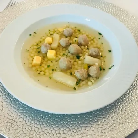 Kalbsleberklößchen als Suppeneinlage für klare Brühen