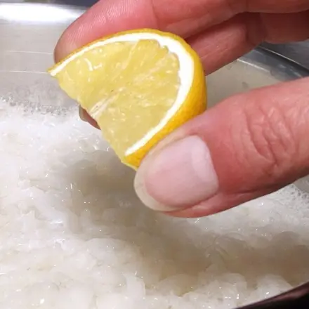 Reis pappt nicht mehr zusammen - Zitronensaft ins Wasser