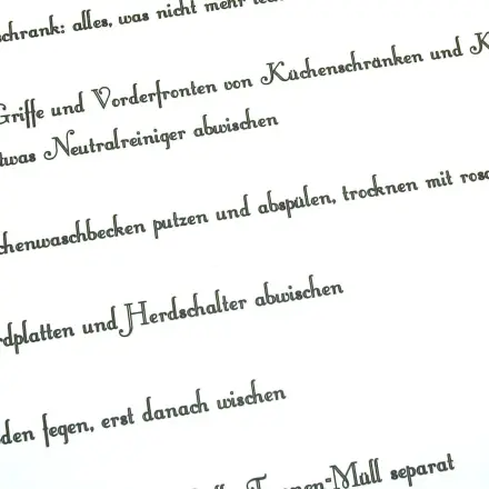 Putzaufgaben präzise aufschreiben - so hilft die Familie mit