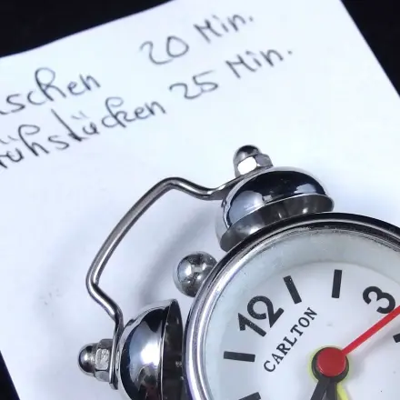 Nie genug Zeit morgens? Besser planen - Zeit messen