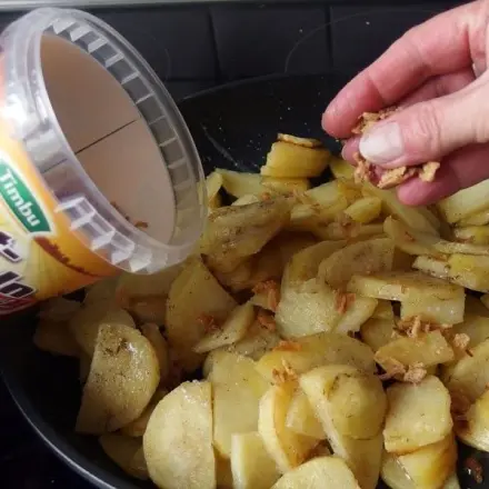 Die etwas anderen Bratkartoffeln: mit Röstzwiebeln