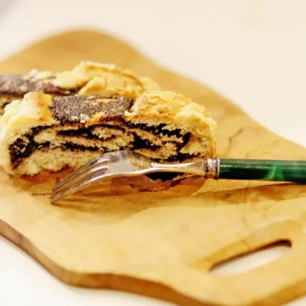 Hefekranz mit Mohn- oder Haselnussfüllung