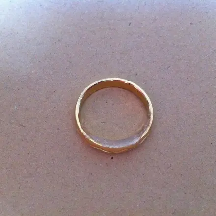 Ring zu groß geworden - mit Heißkleber verkleinern