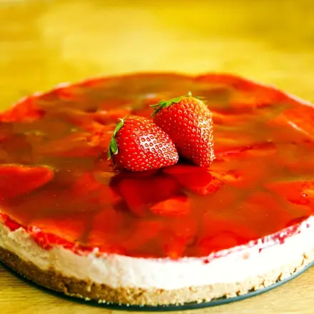Fruchtiger Tortenguss: mit Erdbeersirup