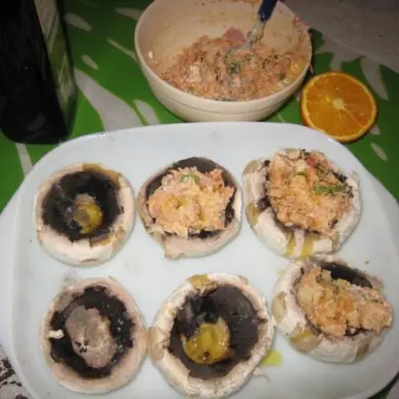 Gefüllte Champignonköpfe mit Bulgur, Schinken & Creme fraiche