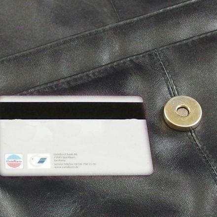 Vorsicht mit Magnetverschlüssen am Geldbeutel oder der Handtasche