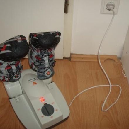 Nasse Schuhe trocknen mit Schuhtrockner