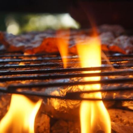 Verkrusteten Grillrost ganz einfach reinigen