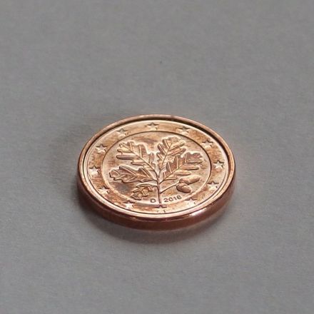 Kleine Blutungen stoppen mit Kupfermünzen