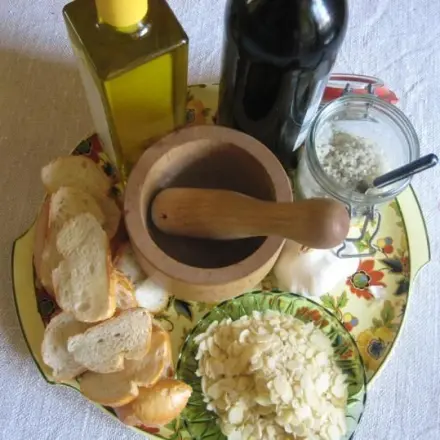 Skordalia - Mandel-Brotsoße