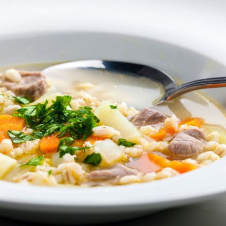 Kohlrabieintopf mit Bauchfleisch oder Suppenfleisch