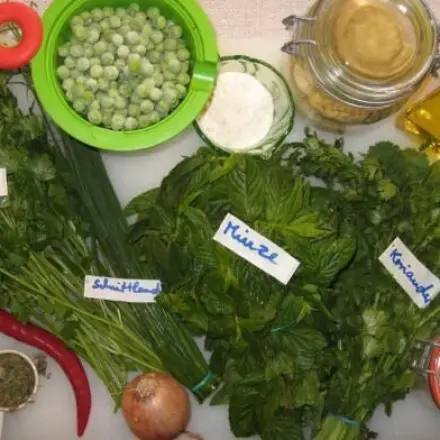 Erbsenbällchen mit vielen Kräutern - vegetarisch