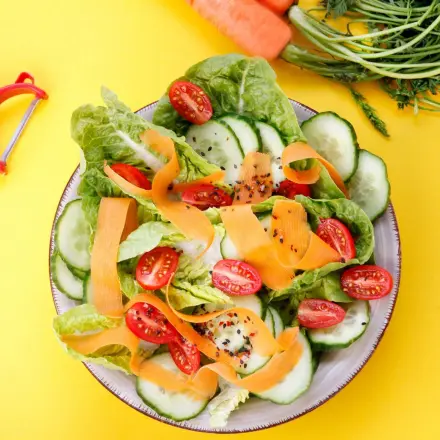 "Möhrenbandnudeln" für Salate