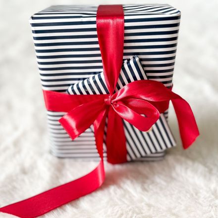 Versandhauskatalog hilft bei der Auswahl für Geschenk