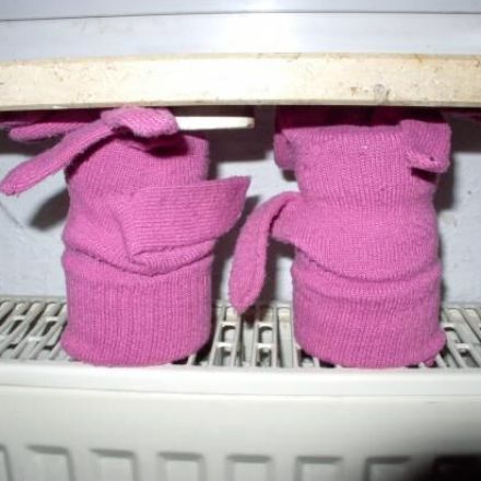 Nasse Handschuhe trocknen