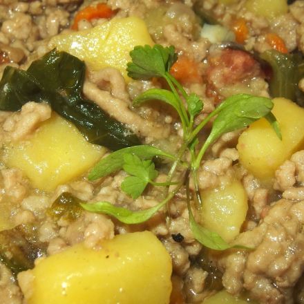 Kartoffel-Hackfleisch-Chinakohl-Eintopf naturell