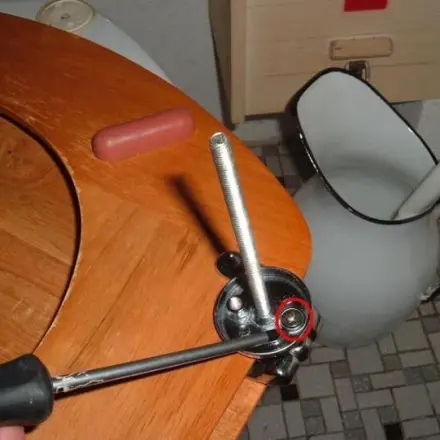 Toilettensitz wackelt jetzt nicht mehr