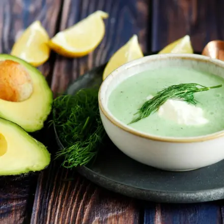 Schnelle und leckere Avocadosuppe