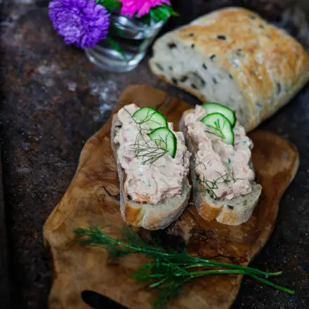 Frischkäse-Tomatendip